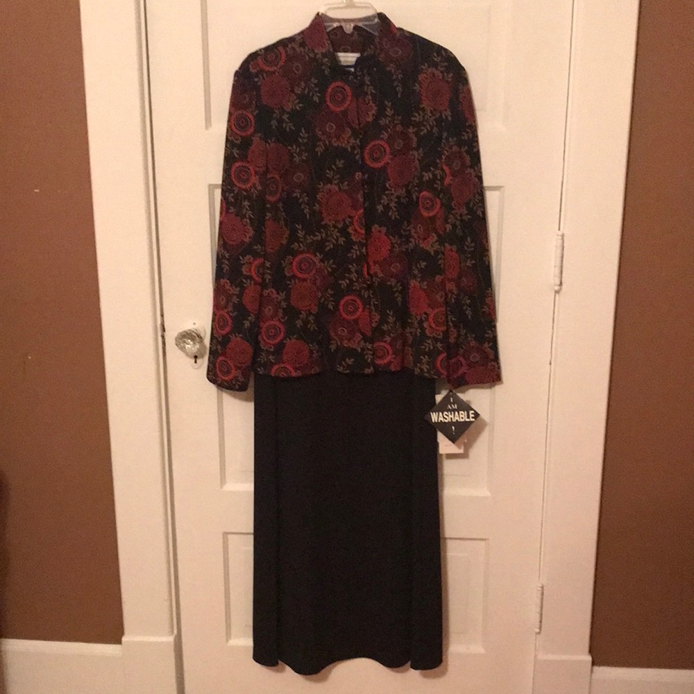 Karin Stevens dress and jacket